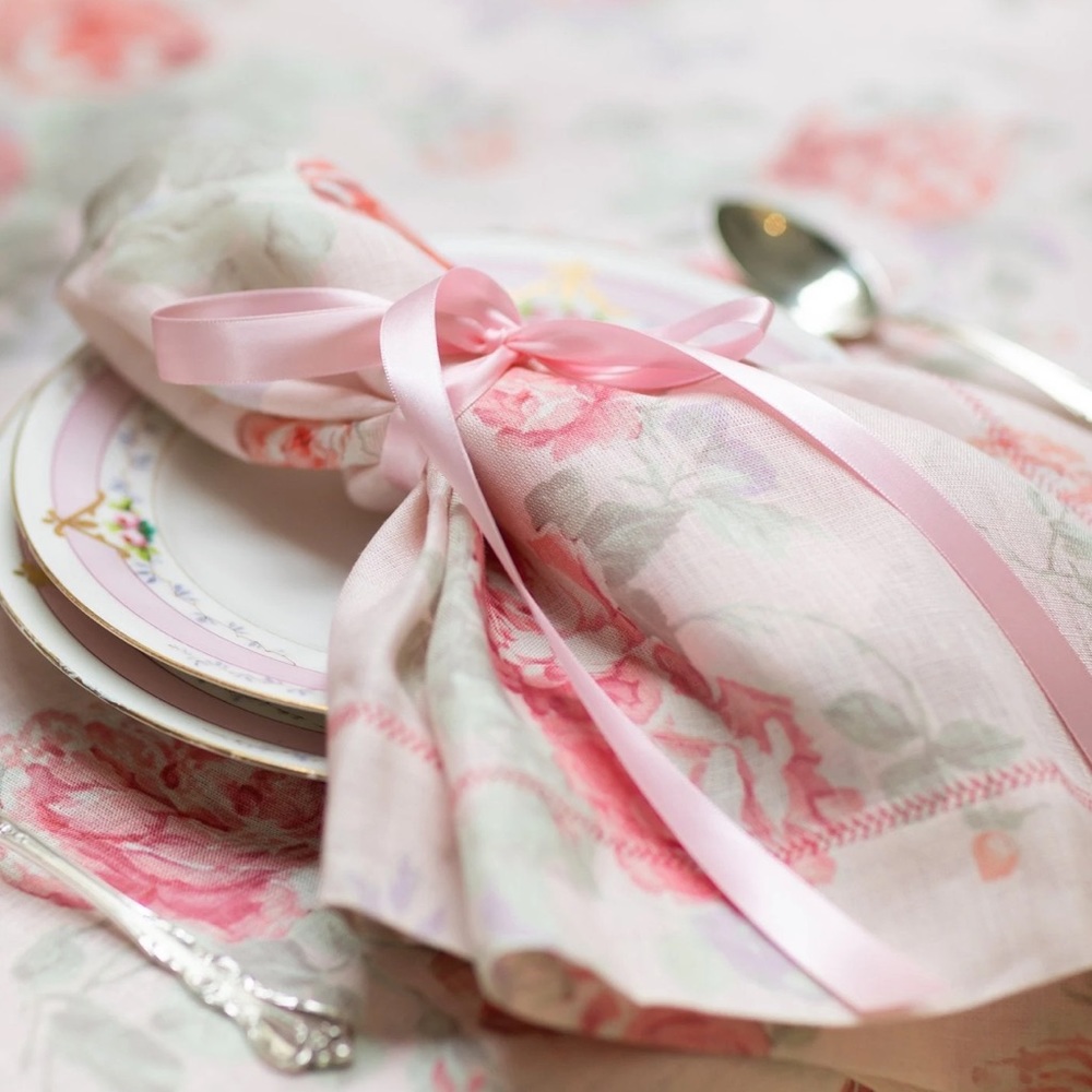 Love shack fancy table cloth and 4 napkins